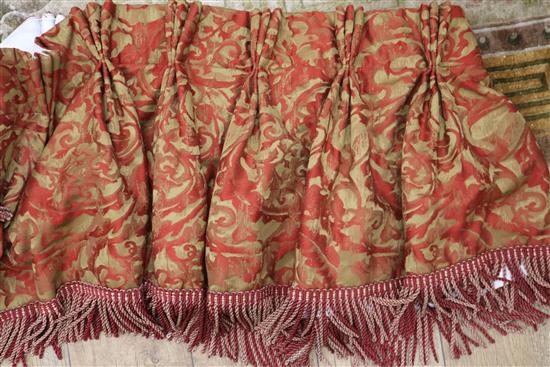 A pair of curtains ensuite to the dining chairs in lot 926 each; drop 7ft, width 6ft.